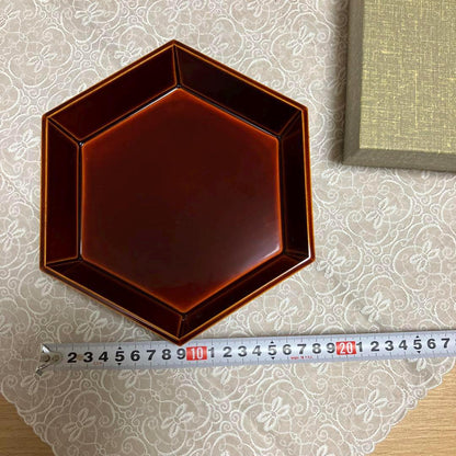 Hida Shunkei Hexagonal Confectionery Bowl Urushi Lacquer measured with a ruler to show the bowl width