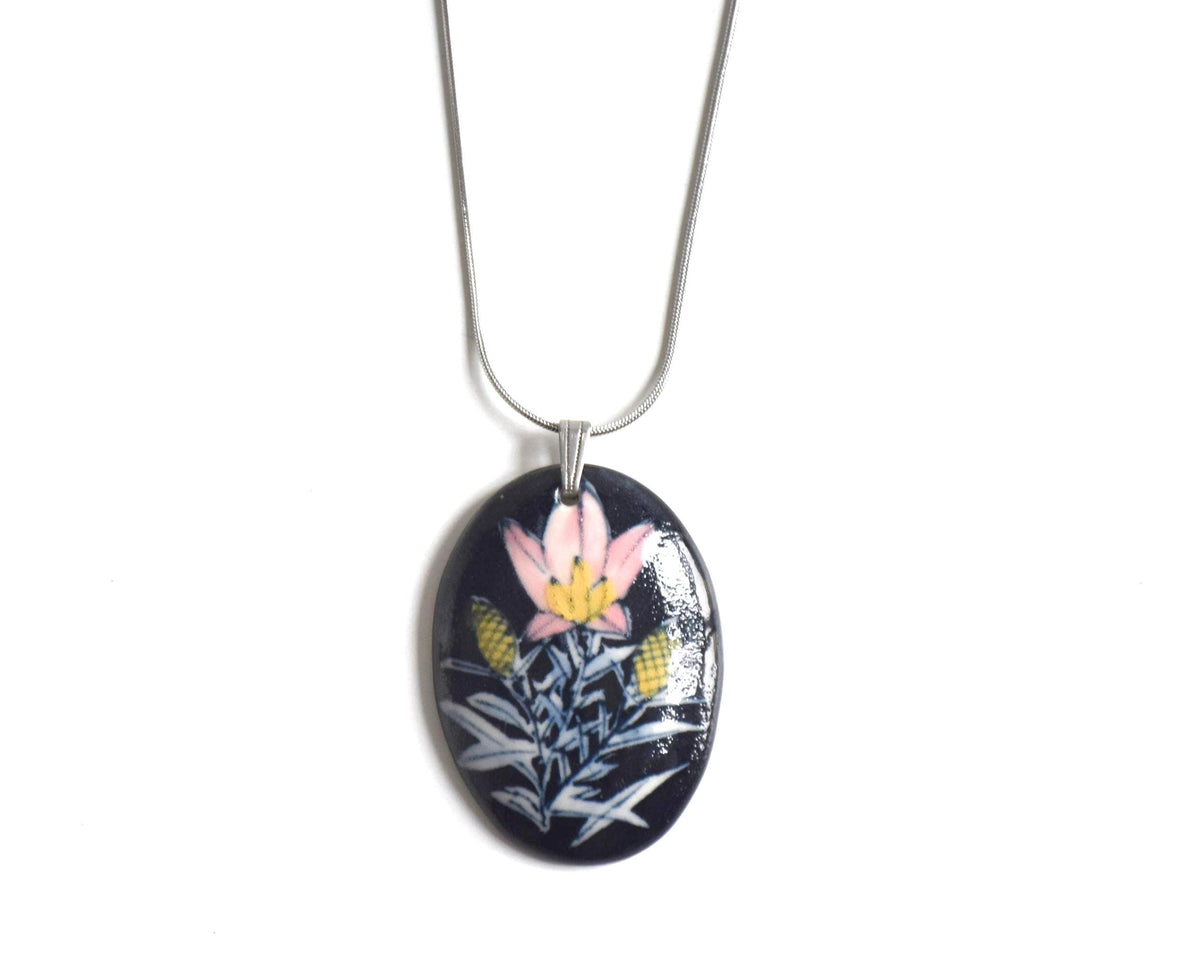 Kiyomizu-Yaki Porcelain Pendant Blue Floral Miyabidō ceramic floral motif detail