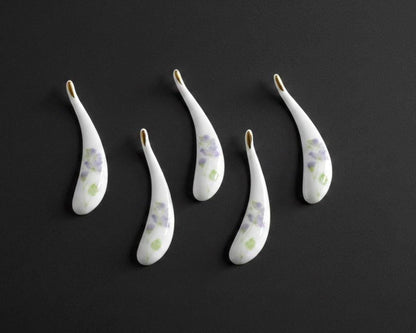 Kikyo Bellflower Porcelain Chopstick Rest Set in traditional style with floral motifs