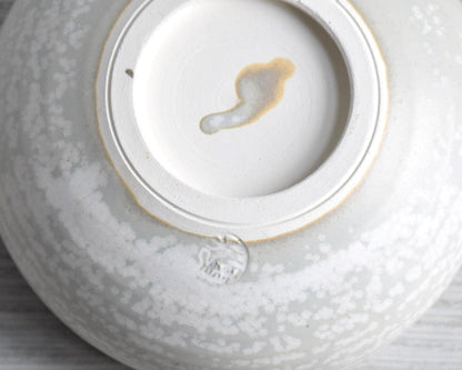 Kiyomizu-Yaki lidded box base showing maker mark and unglazed ring foot