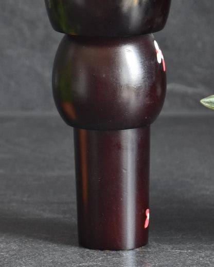 Sosaku Kokeshi Doll Hajime Miyashita lower body and base detail