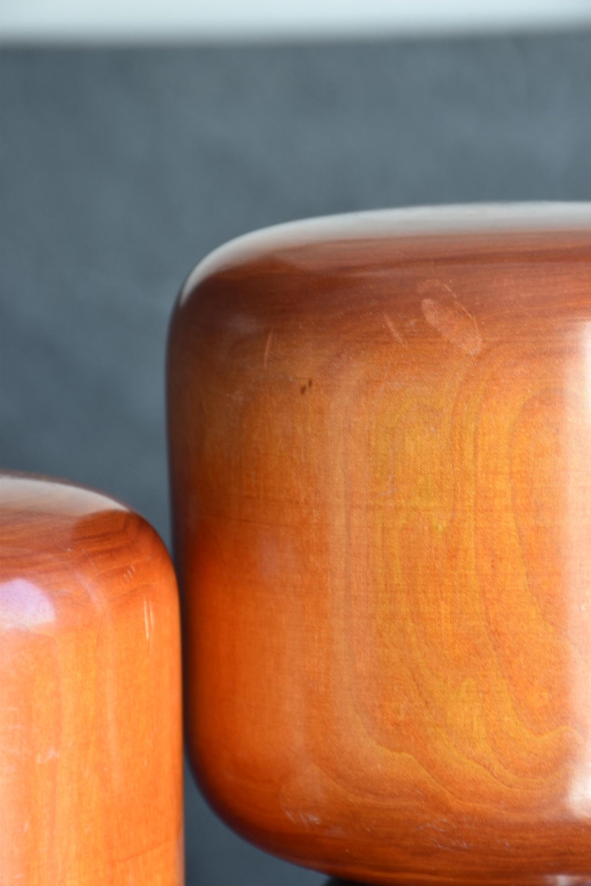 Noboru kokeshi dolls wood grain detail on heads