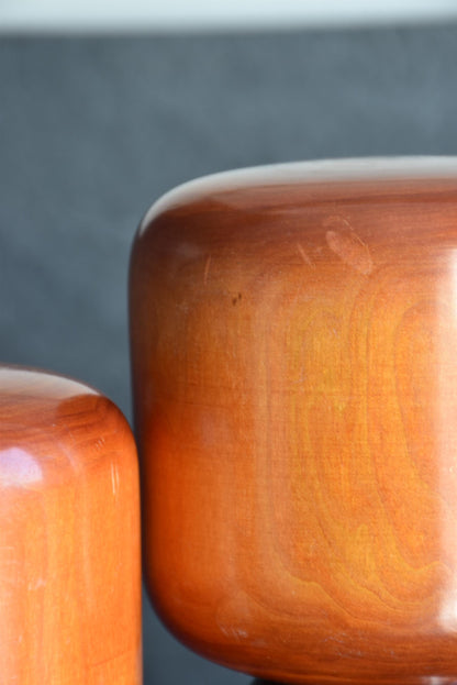 Noboru kokeshi dolls wood grain detail on heads