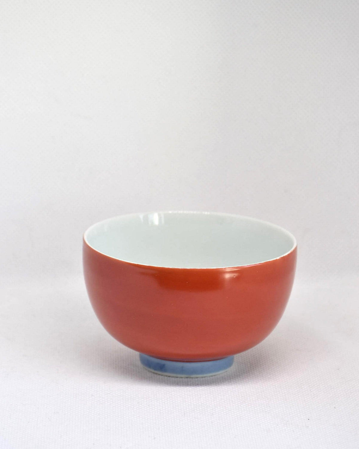 Koransha Red And White Porcelain Tea Cup Set Japanese tableware featuring a single bowl