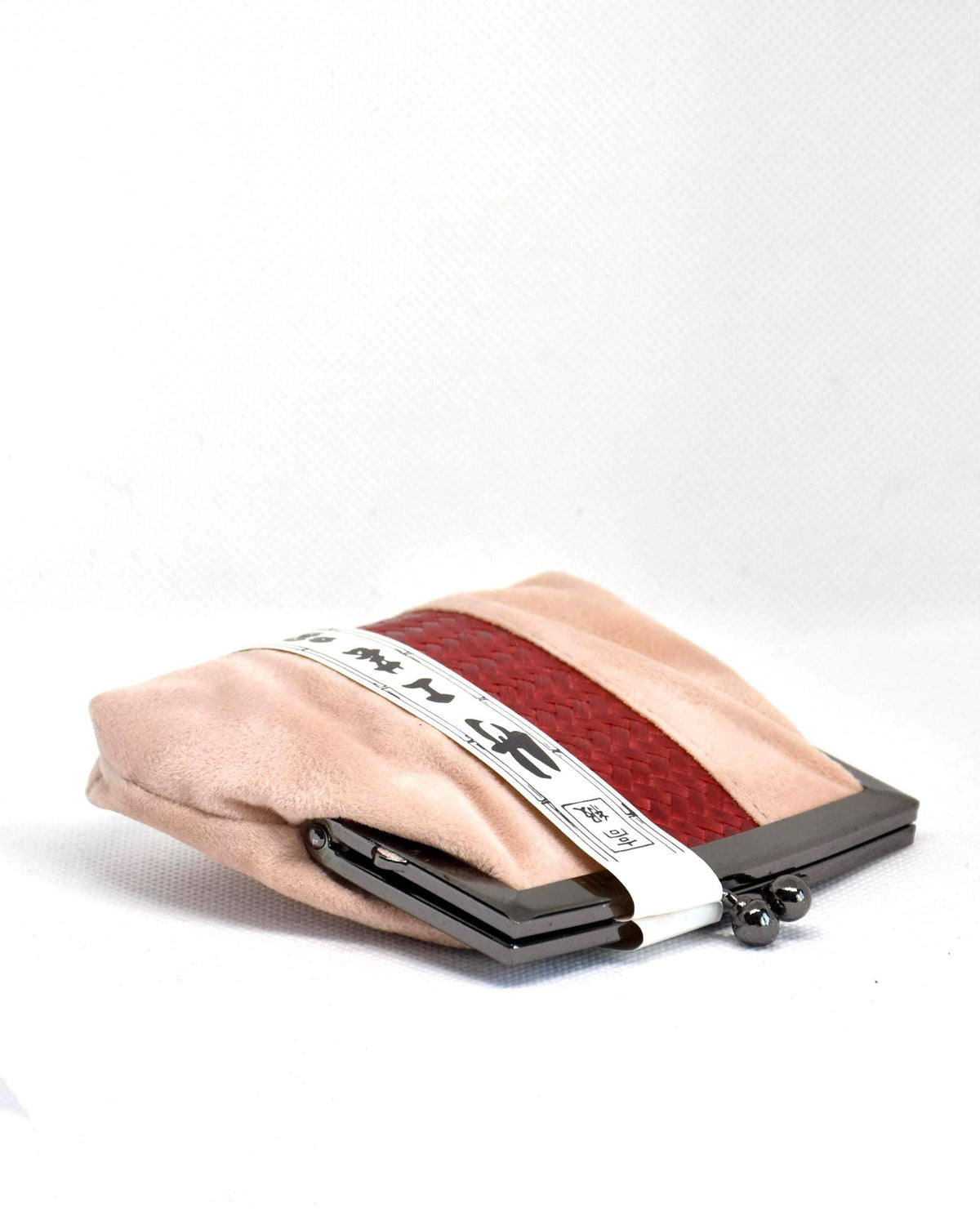 Lacquered Bamboo Gamaguchi Coin Purse Red And Tan angled view showing the kiss-lock metal frame