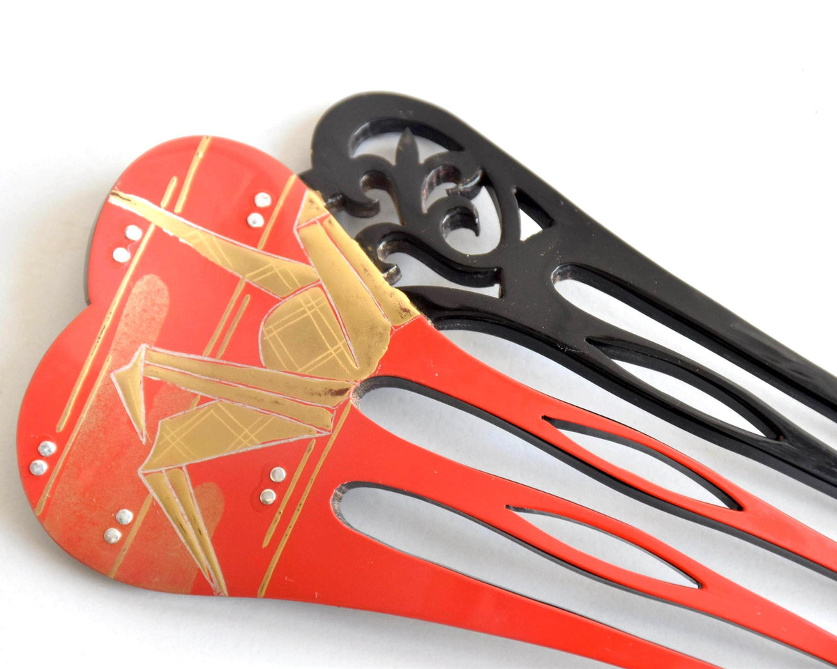 Kanzashi Hair Comb Origami Crane Red And Black Lacquer pattern detail of the gold-tone motif