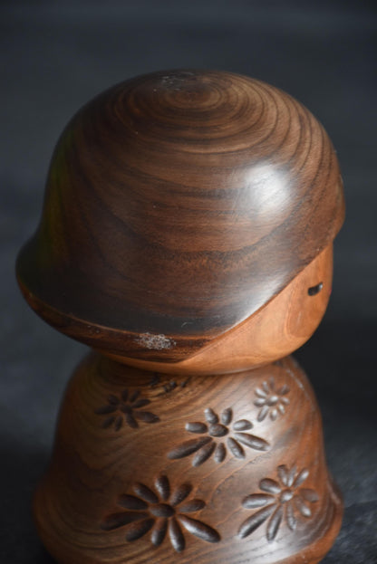 Takeda Masashi kokeshi doll showing head back detail