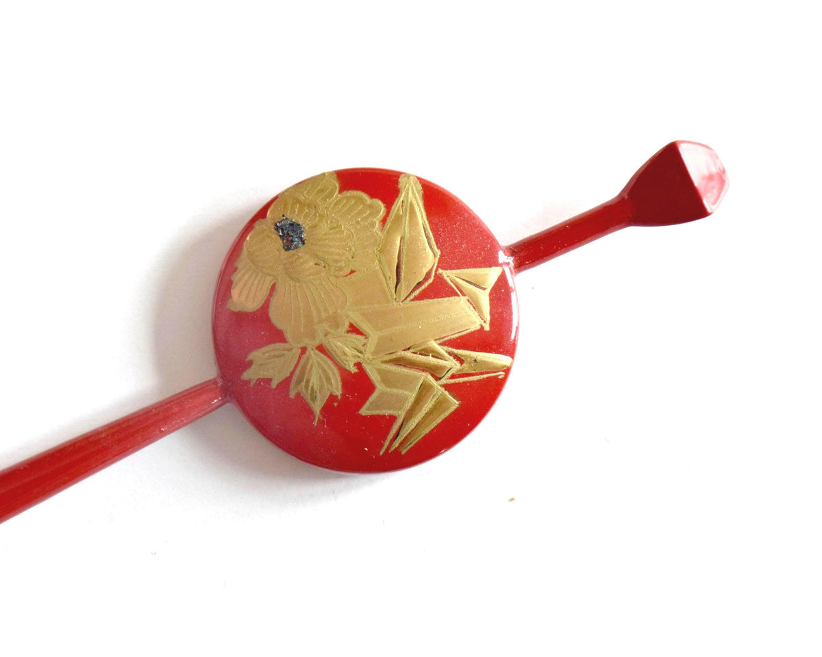 Red Lacquer Kanzashi Set: Origami Crane And Peony hair accessory showing front pattern detail