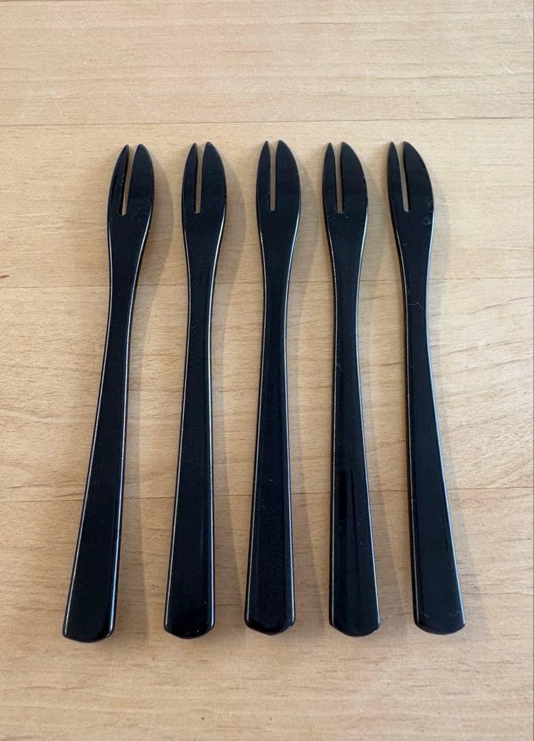 Tamamushi Lacquerware Forks Hagi Motif Set Of 5 back view of the five wooden lacquerware dessert forks