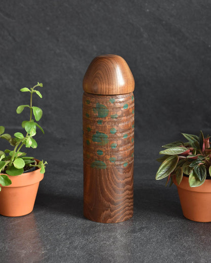 Miyajima Muhitsu kokeshi doll body texture and form
