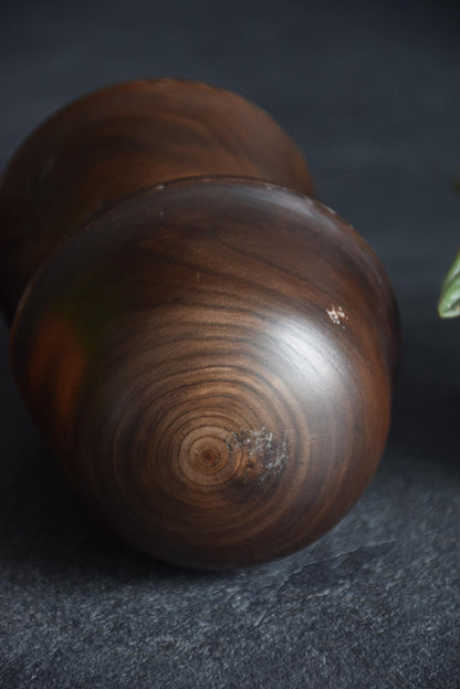Takeda Masashi kokeshi doll showing base with wood rings