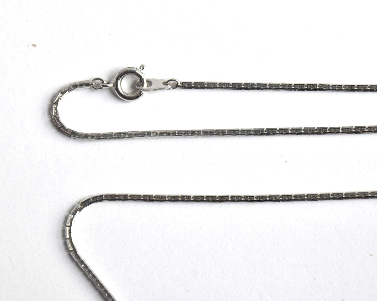 Japanese Zogan Floral Damascene Pendant Necklace clasp and chain detail view