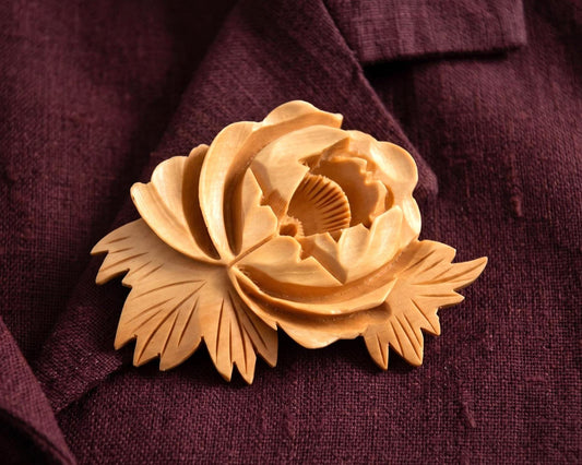Tsuge Wood Brooch Overlapping Leaves Japanese boxwood hand carved vintage lapel pin