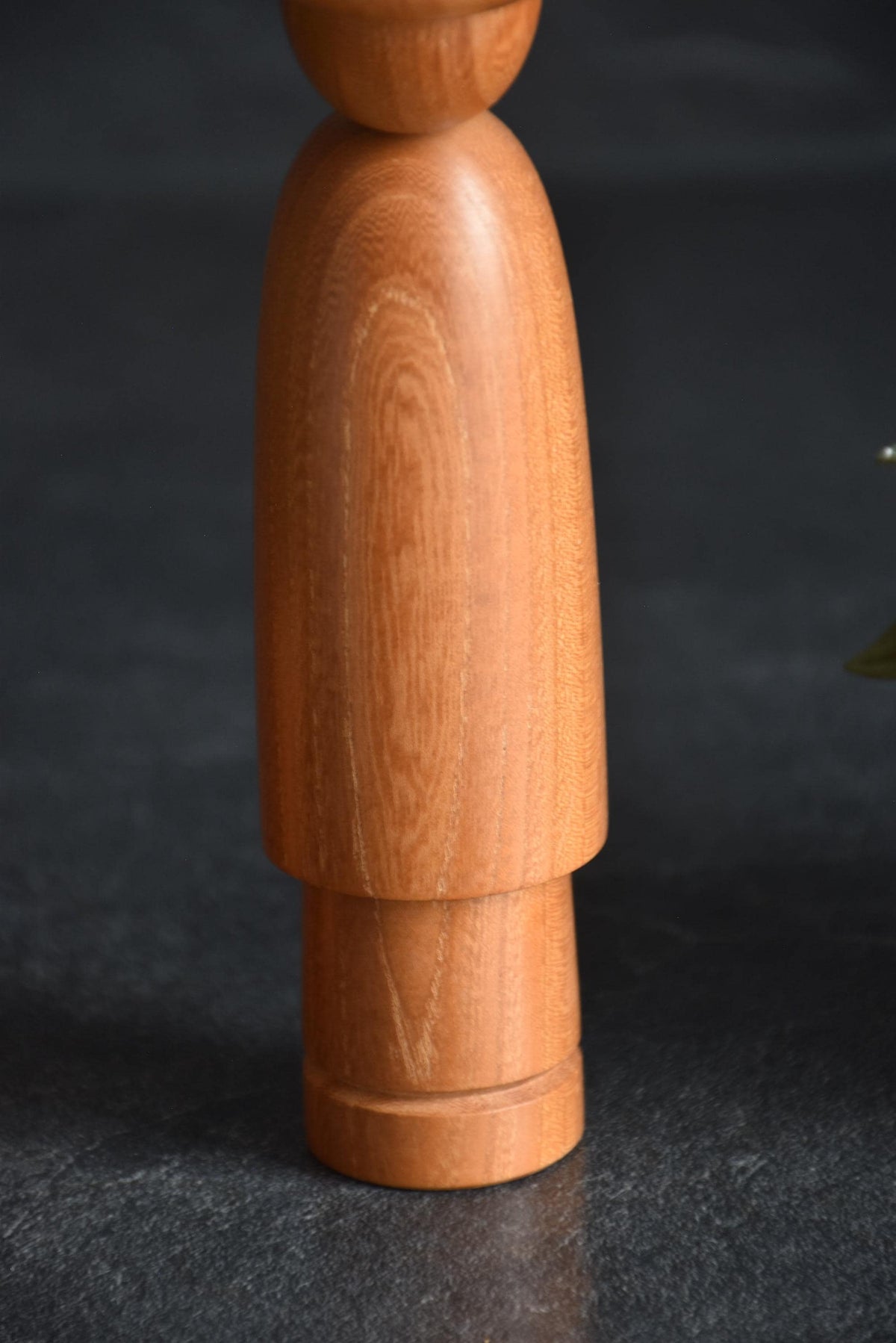 Kenji Miyazawa Dekunobo Kokeshi Doll lower garment and foot detail