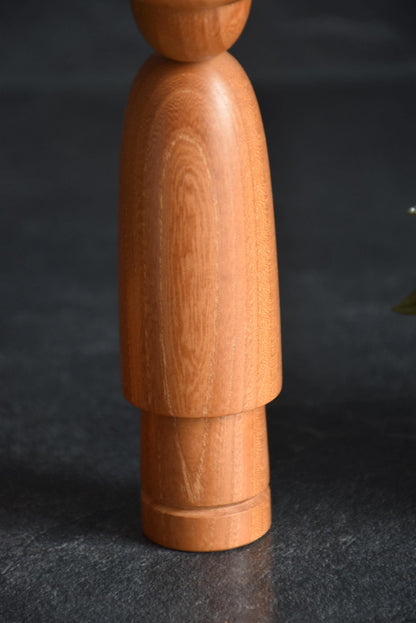 Kenji Miyazawa Dekunobo Kokeshi Doll lower garment and foot detail