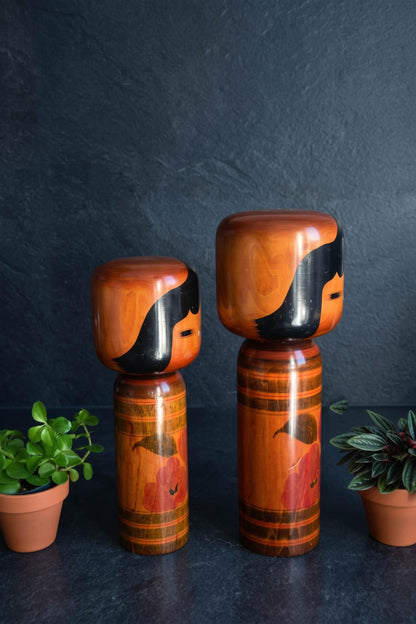 Noboru kokeshi dolls showing right side profiles