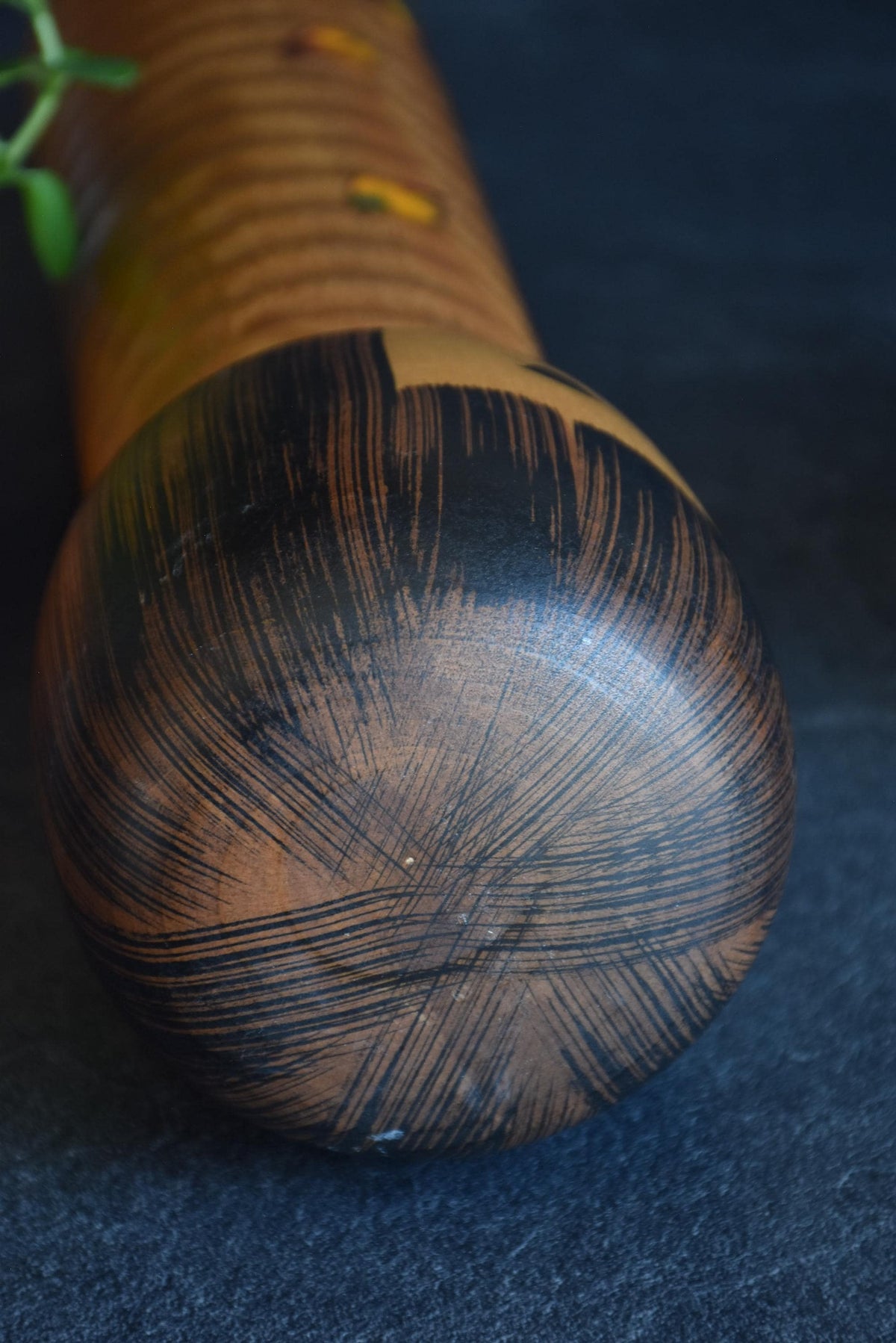 Usaburo sosaku kokeshi top of the head showing grain and hair brushwork