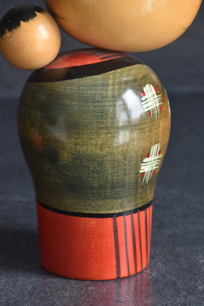 Hajime Miyashita kokeshi close up of body and base