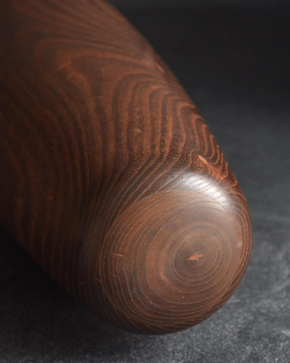 Miyajima Muhitsu Sosaku Kokeshi Yuki Michi Snowy Road top view of rounded head with circular wood grain