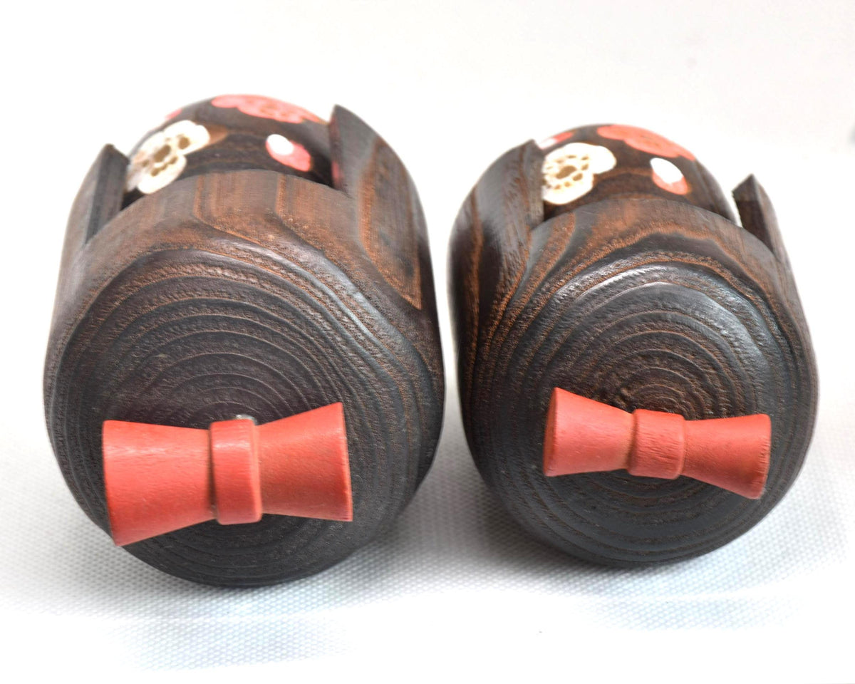 Sosaku Kokeshi Pair showing the top of both dolls from above