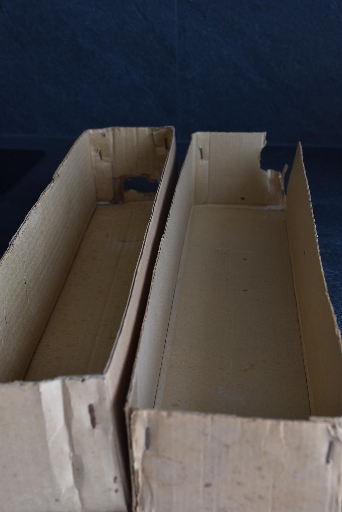 Creative Kokeshi Sato Suigai Kiku No Omoi open cardboard storage box showing wear