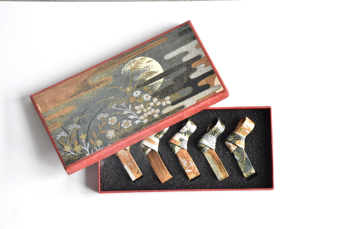 Japanese Washi Paper Chopstick Rests Red Kimono five hashioki arranged neatly inside the gift box